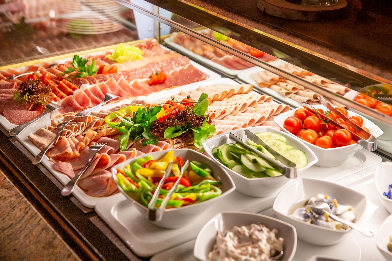 Wurst- und Schinkenbuffet